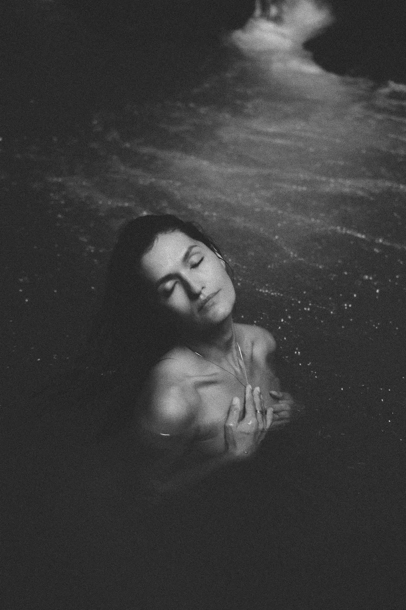2023 — Portrait, Water, Elegance, Softness, Stillness, Touch