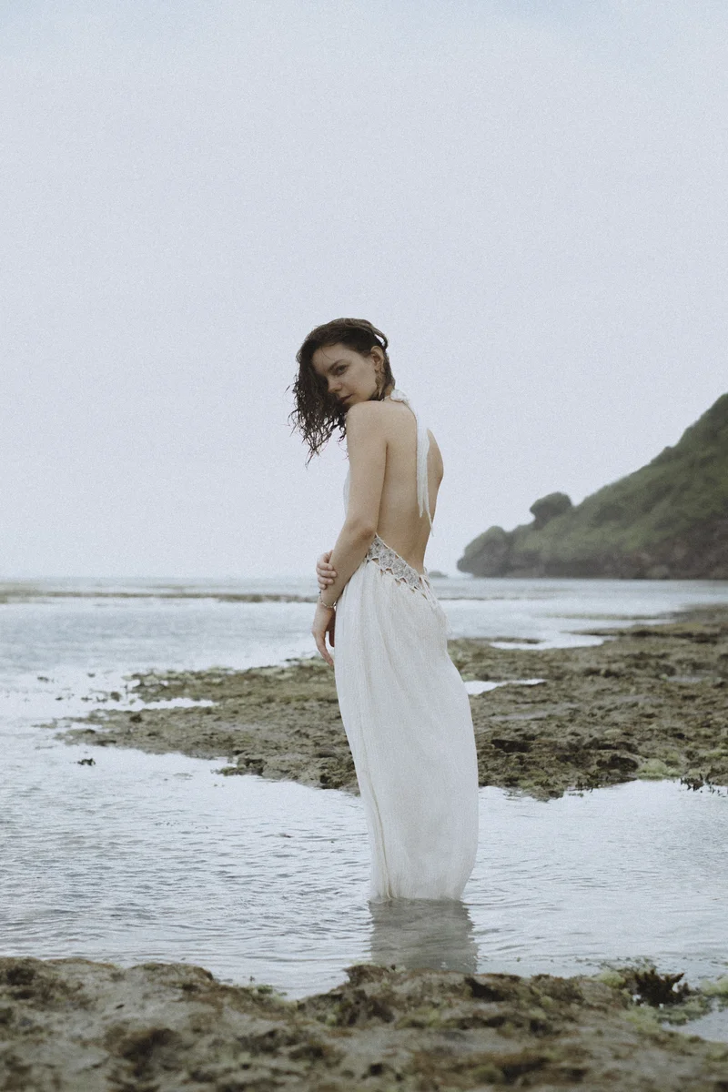 2024 — Water, Detail, Color, Elegance, Gaze, Ambient, Stillness, Presence, Touch