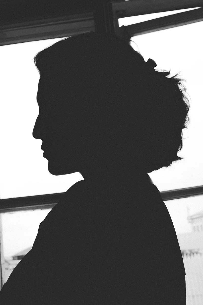 2026 — Portrait, Silhouette