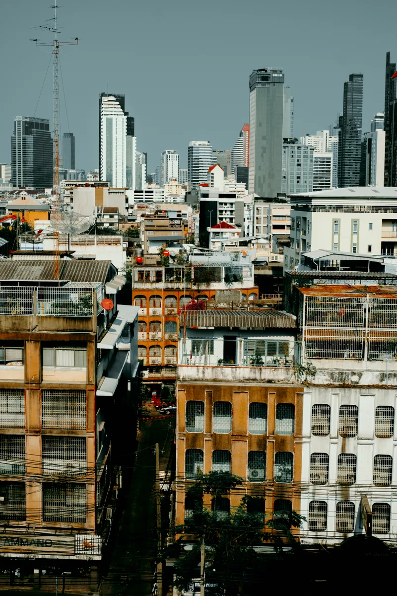 Bangkok 2024 — heat, neon and the tropical rhythm of the city
