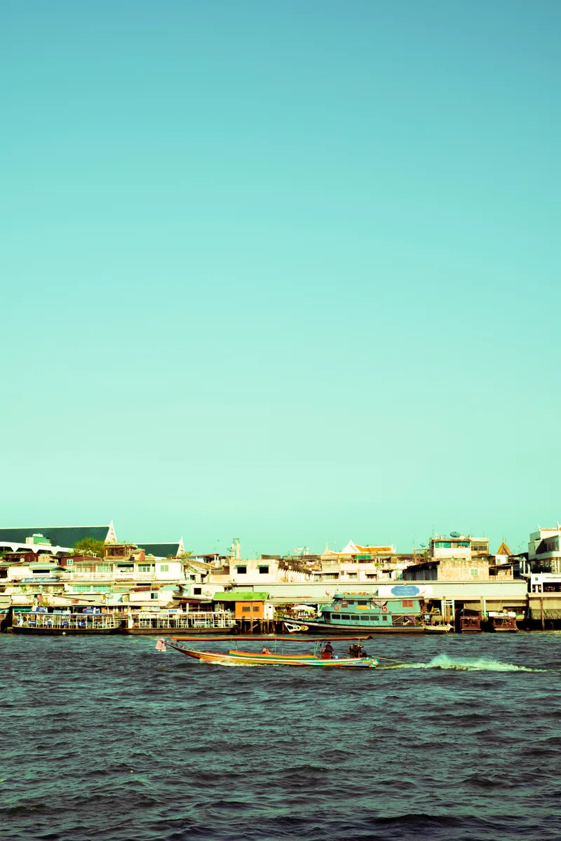 Bangkok 2024 — heat, neon and the tropical rhythm of the city
