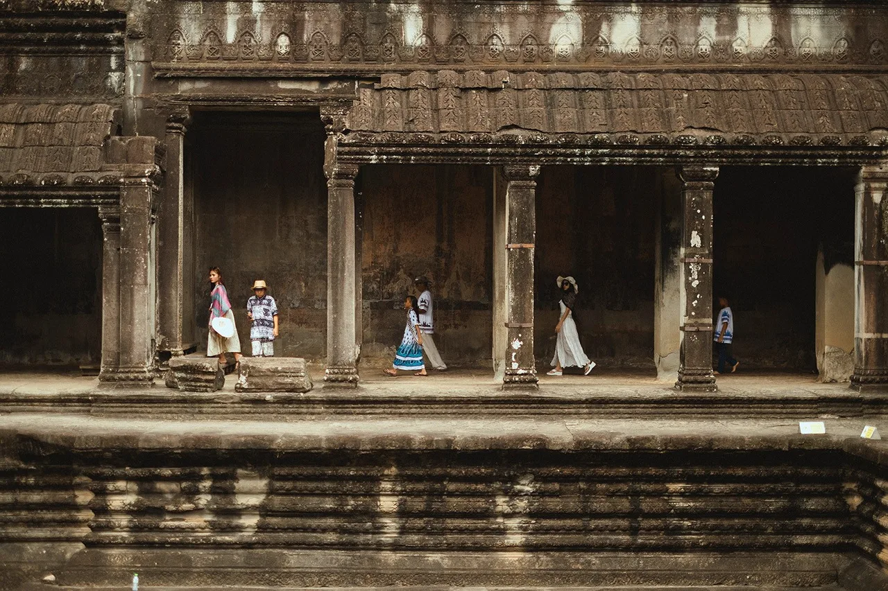People of Cambodia — street photography of Siem Reap, Bon Om Touk and daily life