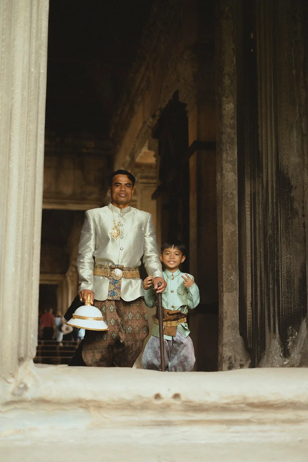 People of Cambodia — street photography of Siem Reap, Bon Om Touk and daily life