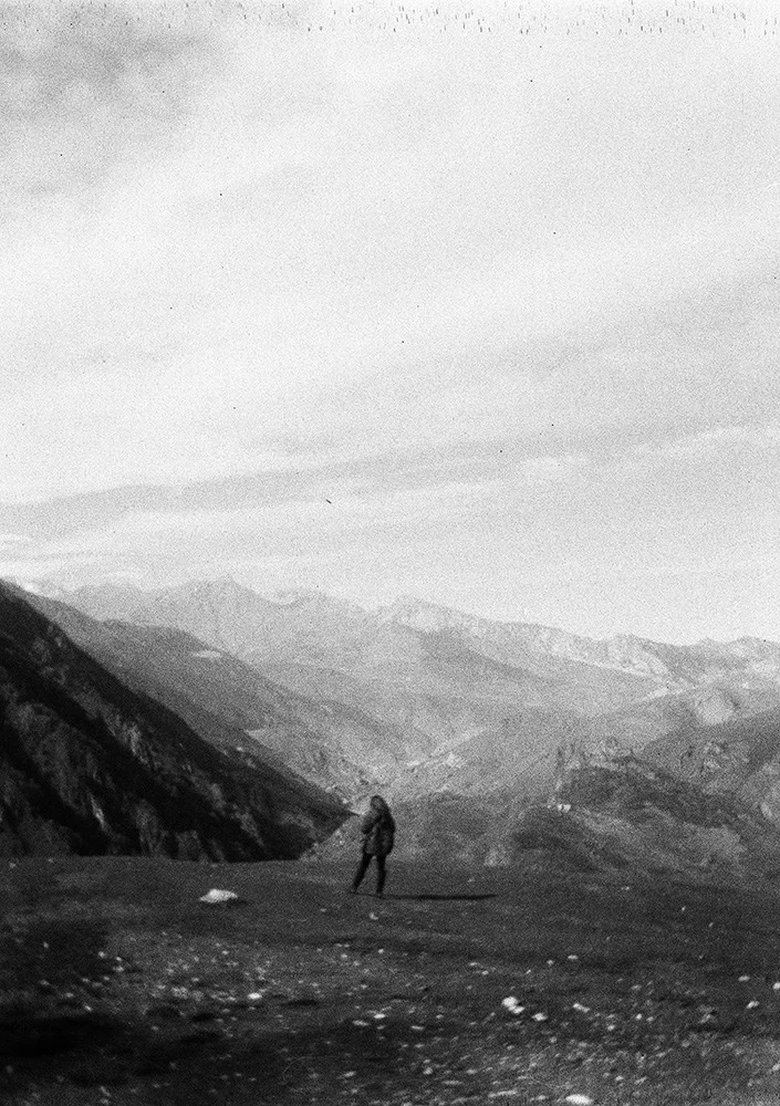Black-and-white film — coarse grain and the cold of morning mountains